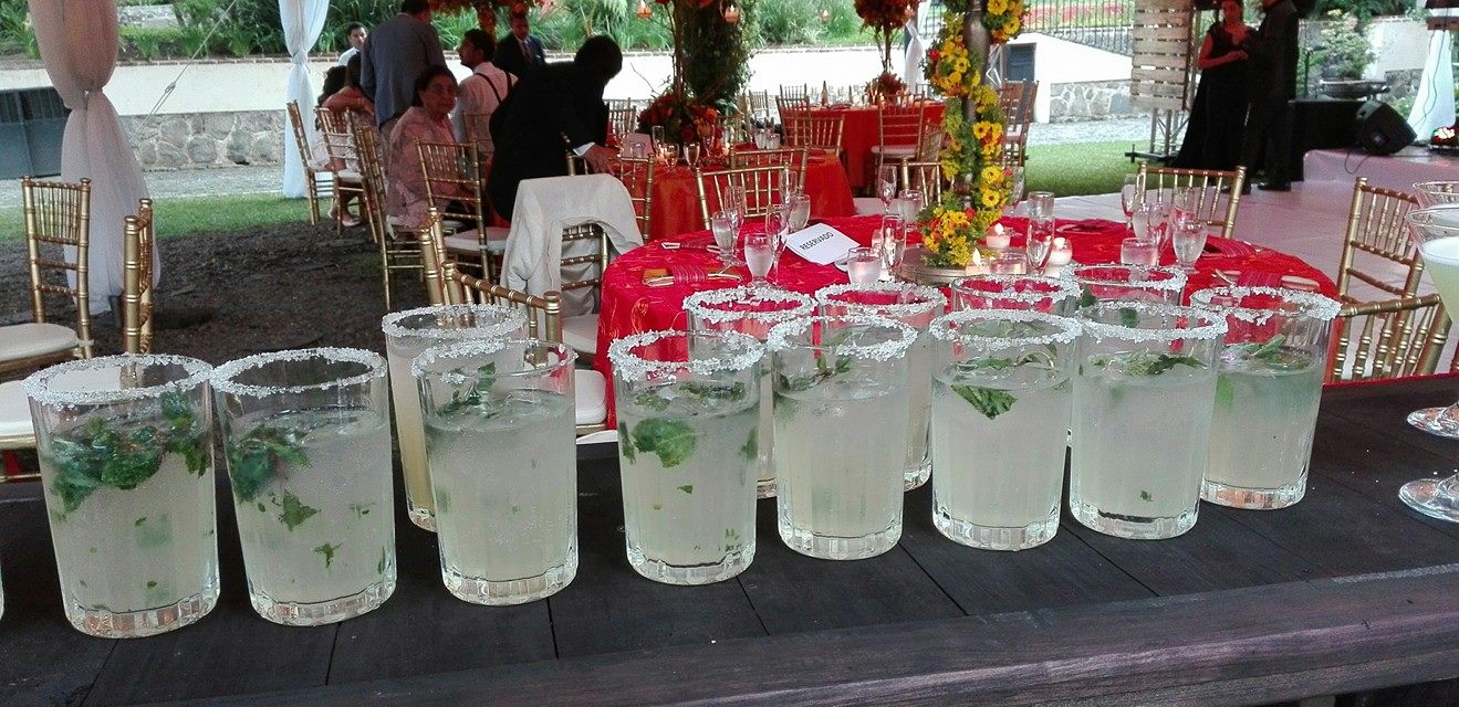 servicio cocteles y de shots para bodas eventos -